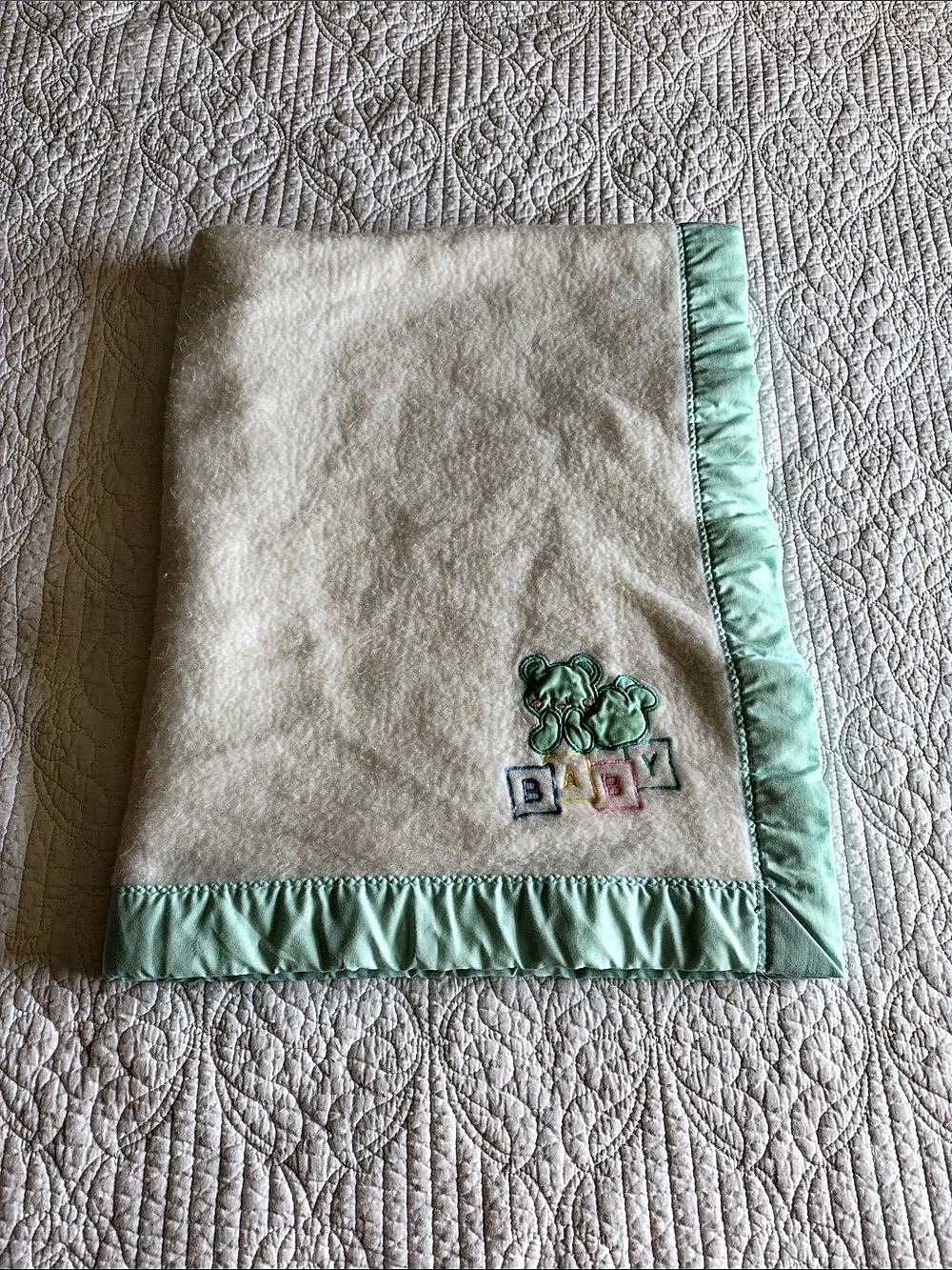 Vintage Cuddle Time Teddy Bear Blocks Crib Blanket Green & White Made in USA